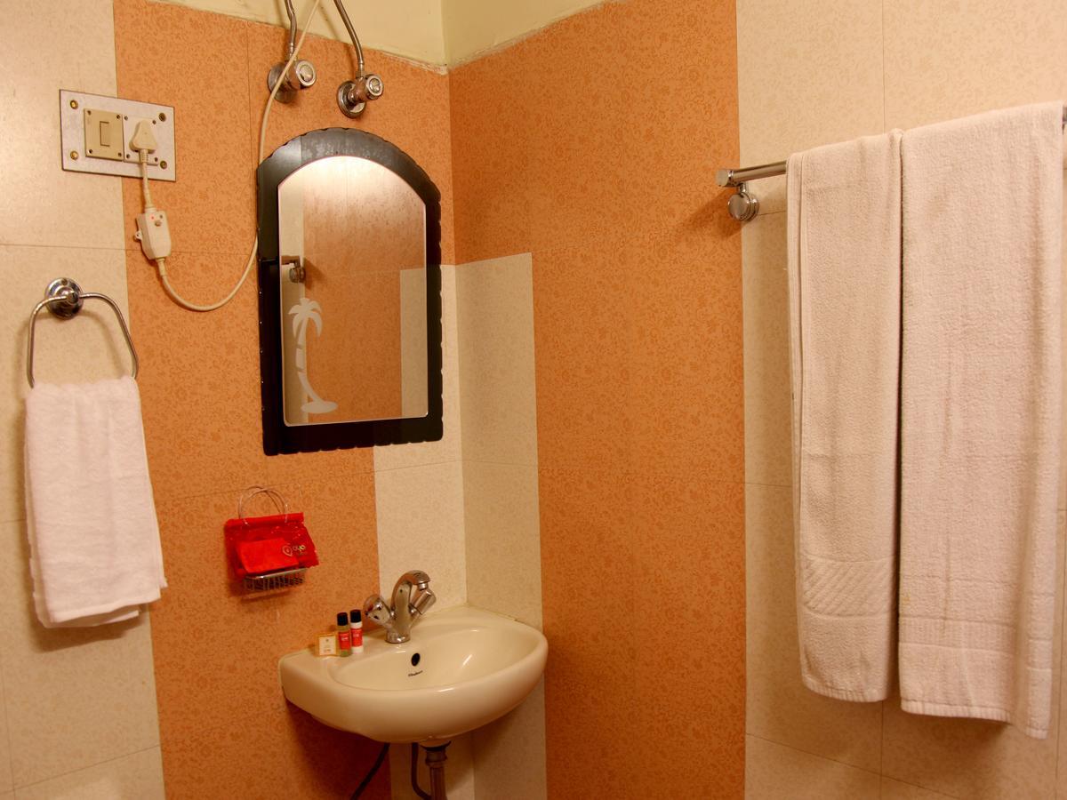 Oyo 2054 New Hotel Broadway 바라나시 외부 사진